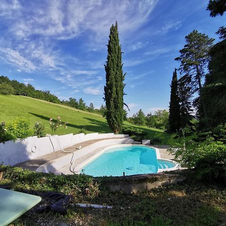 Le Marchon Ferienwohnung Bazens Екстериор снимка