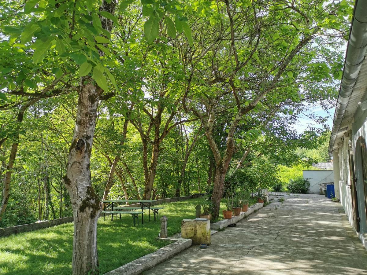 Le Marchon Ferienwohnung Bazens Екстериор снимка