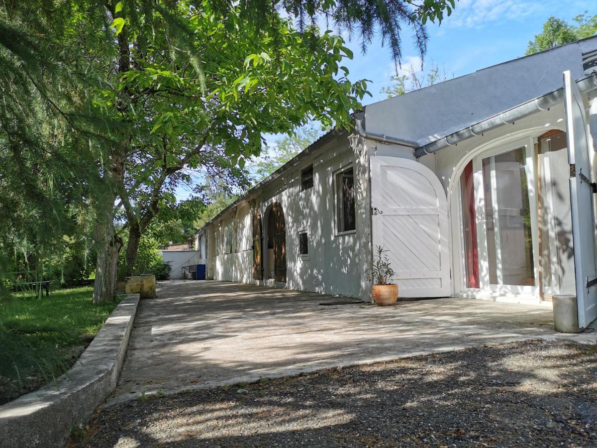 Le Marchon Ferienwohnung Bazens Екстериор снимка